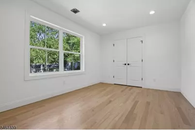 14 Maplewood Dr, Livingston, NJ 07039 - Photo 19