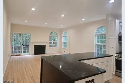 1098 Oakcroft Ln, Franklin Township, NJ 08873 - Photo 9