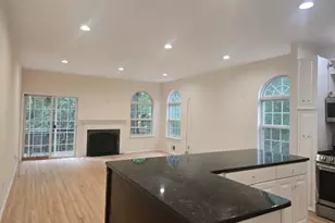 1098 Oakcroft Ln, Franklin Township, NJ 08873 - Photo 9