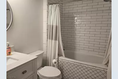 1098 Oakcroft Ln, Franklin Township, NJ 08873 - Photo 11