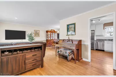 336 Summit Rd, Mountainside, NJ 07092 - Photo 13