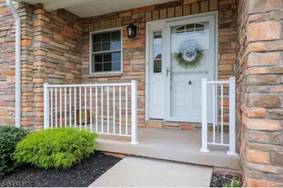 6 Harvey Ct, Clark Township, NJ 07066 - Photo 3