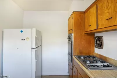 300 Claremont Ave, Verona, NJ 07044 - Photo 9
