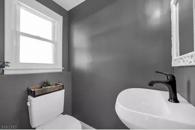 137 Hollywood Ave, Fairfield, NJ 07004 - Photo 21