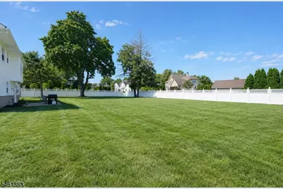 137 Hollywood Ave, Fairfield, NJ 07004 - Photo 25