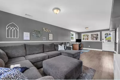 137 Hollywood Ave, Fairfield, NJ 07004 - Photo 19