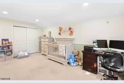 402 Donato Cir, Scotch Plains Township, NJ 07076 - Photo 13