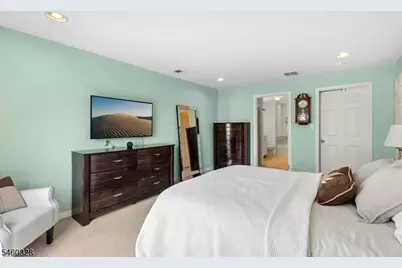 402 Donato Cir, Scotch Plains Township, NJ 07076 - Photo 17