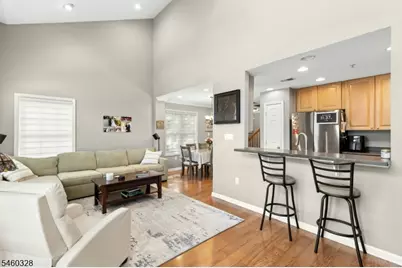 402 Donato Cir, Scotch Plains Township, NJ 07076 - Photo 9