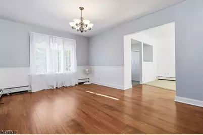 28 Perry St, Belleville, NJ 07109 - Photo 9