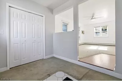 28 Perry St, Belleville, NJ 07109 - Photo 3