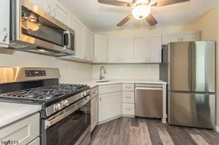 3 Autumn Ct, Roxbury Township, NJ 07852 - Photo 7