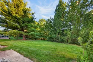 702 Porter Way W, Bridgewater Twp., NJ 08807 - Photo 27