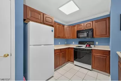 864 Honeybrook Cir, Lopatcong Township, NJ 08886 - Photo 9