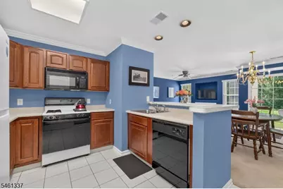 864 Honeybrook Cir, Lopatcong Township, NJ 08886 - Photo 7