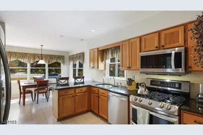 102 Mitchell Close, Hillsborough Township, NJ 08844 - Photo 11