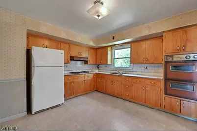 347 Chestnut Ave, South Hackensack Township, NJ 07606 - Photo 17