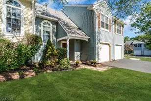 235 McAuliffe Ct, Franklin Township, NJ 08873 - Photo 3