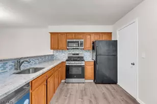 235 McAuliffe Ct, Franklin Township, NJ 08873 - Photo 13