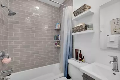 20 Twain Pl, Clifton, NJ 07013 - Photo 17