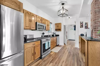 20 Twain Pl, Clifton, NJ 07013 - Photo 11
