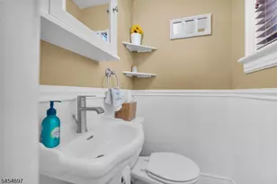 20 Twain Pl, Clifton, NJ 07013 - Photo 13