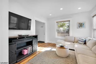 20 Twain Pl, Clifton, NJ 07013 - Photo 7