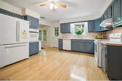 36 Cora Ln, Chester, NJ 07930 - Photo 9