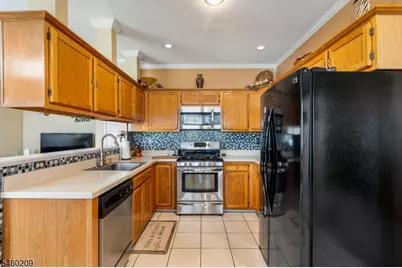 40 Champlain Way, Franklin Township, NJ 08823 - Photo 17