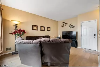 40 Champlain Way, Franklin Township, NJ 08823 - Photo 21