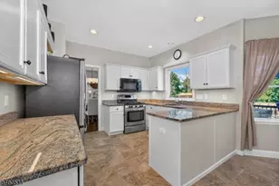 6 Pinewood Rd, Holland Township, NJ 08848 - Photo 3