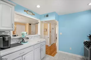 73 Burnside Pl, Wanaque, NJ 07420 - Photo 9