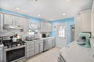 73 Burnside Pl, Wanaque, NJ 07420 - Photo 7