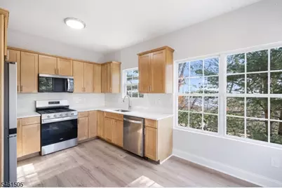 101 Tallwood Ln, Green Brook Township, NJ 08812 - Photo 3