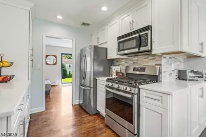 2105 Maple View Ct, Scotch Plains Township, NJ 07076 - Photo 15