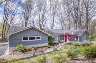 4 Molly Stark Dr, Morris Township, NJ 07960 - Photo 1