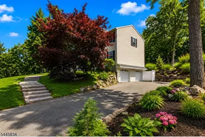 8 Cross Oak Ln, West Milford, NJ 07480 - Photo 3
