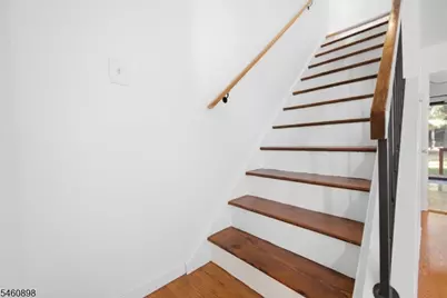 126 Locust Ct, Raritan Township, NJ 08822 - Photo 15