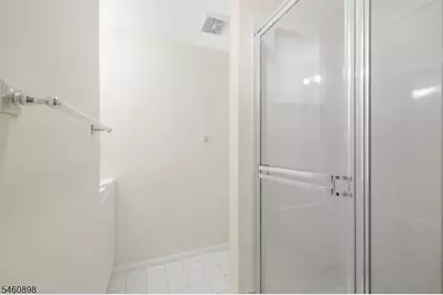 126 Locust Ct, Raritan Township, NJ 08822 - Photo 23