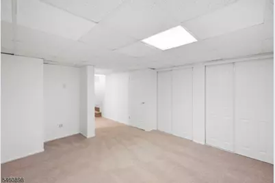 126 Locust Ct, Raritan Township, NJ 08822 - Photo 25