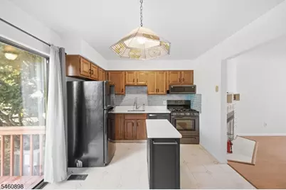 126 Locust Ct, Raritan Township, NJ 08822 - Photo 13