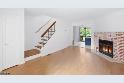 126 Locust Ct, Raritan Township, NJ 08822 - Photo 11