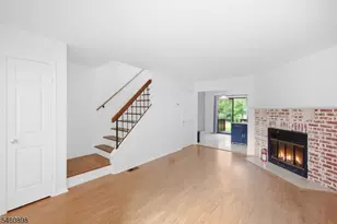 126 Locust Ct, Raritan Township, NJ 08822 - Photo 11