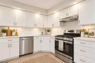 108 Saratoga Square, Wayne Twp., NJ 07470 - Photo 11