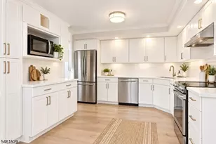 108 Saratoga Square, Wayne Twp., NJ 07470 - Photo 9