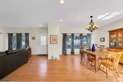 320 Ridge Blvd, Franklin Township, NJ 08540 - Photo 5