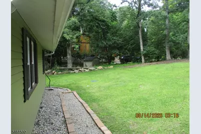 4 Mohawk Trl, Hopatcong, NJ 07821 - Photo 11