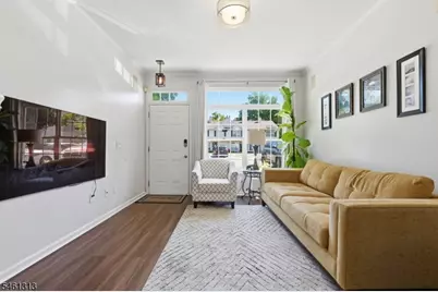 7 Derby, East Orange, NJ 07018 - Photo 3