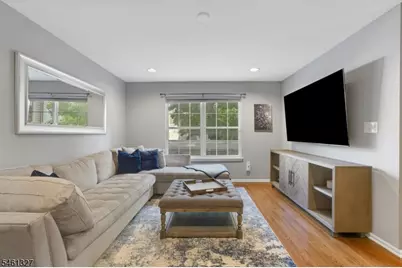 47 Mayflower Dr, Bernards Township, NJ 07920 - Photo 7