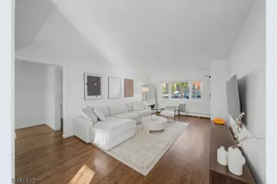 39 Wedgewood Drive #111, Verona, NJ 07044 - Photo 3